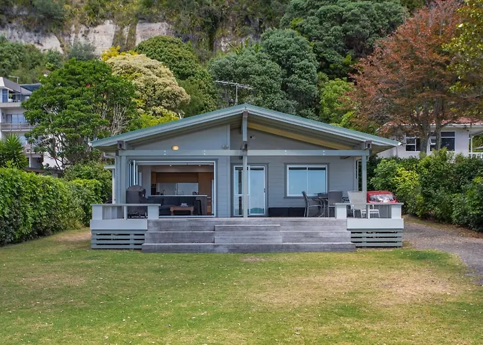 Kohi Point - Ohope Beachfront Holiday Home