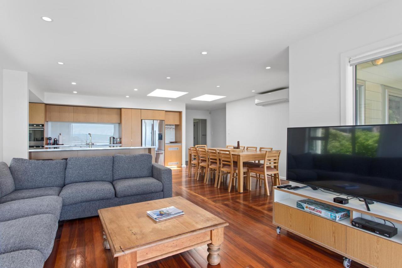 Kohi Point - Beachfront Holiday home