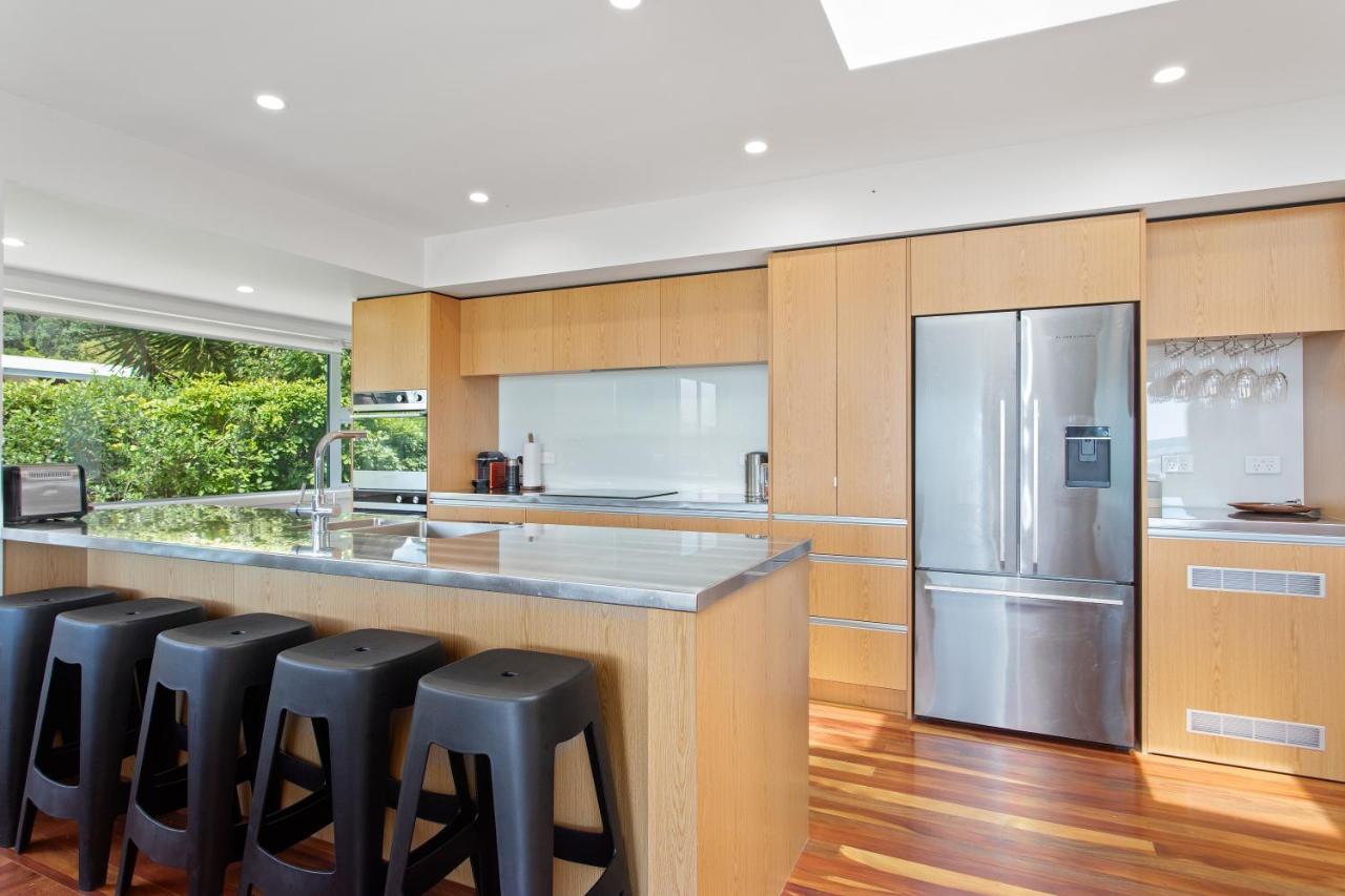 Kohi Point - Beachfront Holiday home *